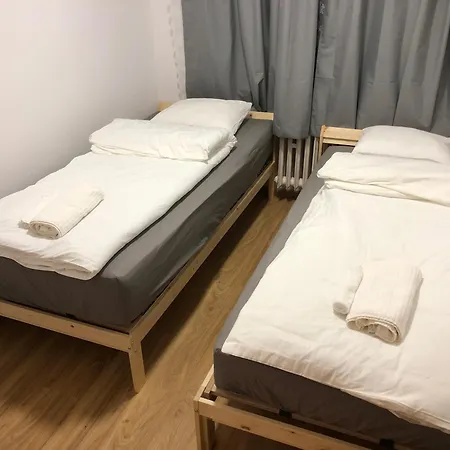New Cozy Near Metro Pankrac - 4 *